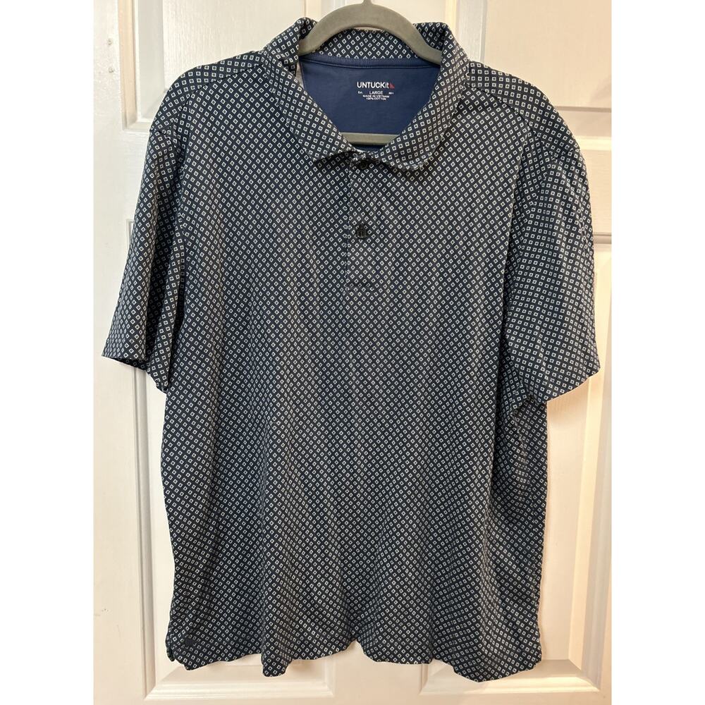 Men’s UNTUCKit Blue W/ diamond AOP Short Sleeve Polo Shirt Size L *C3